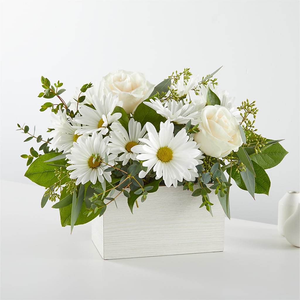 Fresh Linen Box Bouquet – PAUL'S FLOWERS, Charlottetown PE