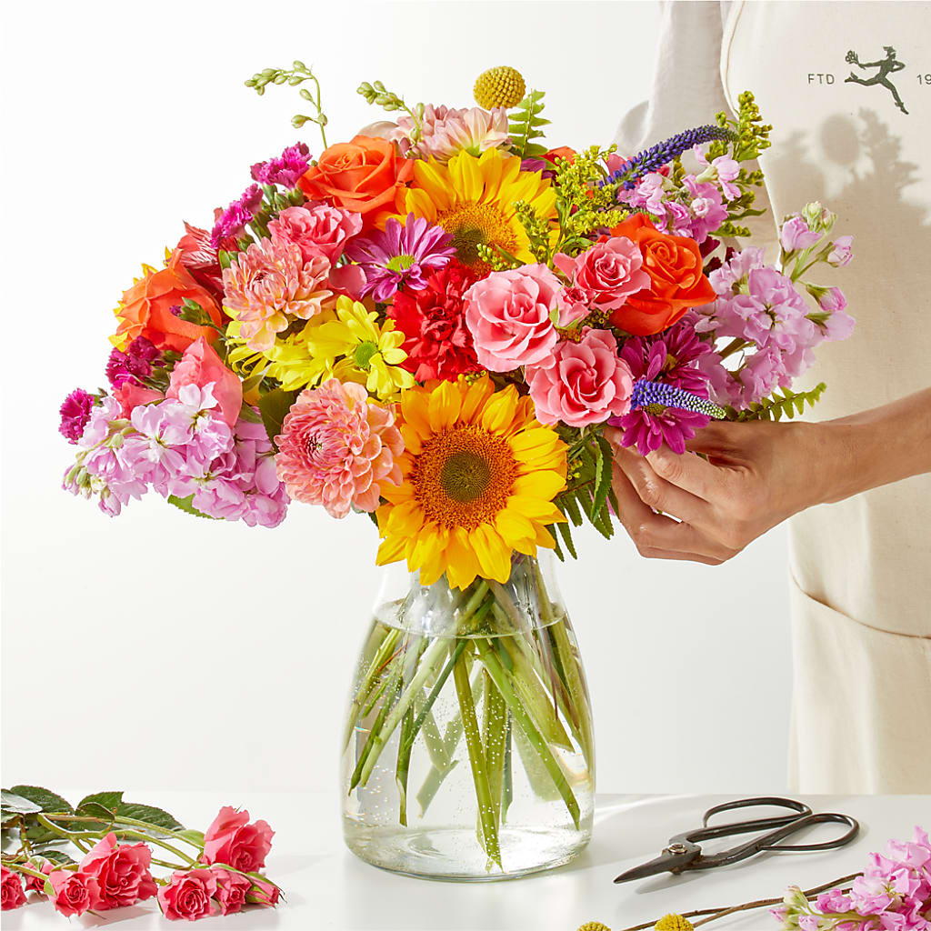 Cue the Confetti - A Florist Original – PAUL'S FLOWERS, Charlottetown PE