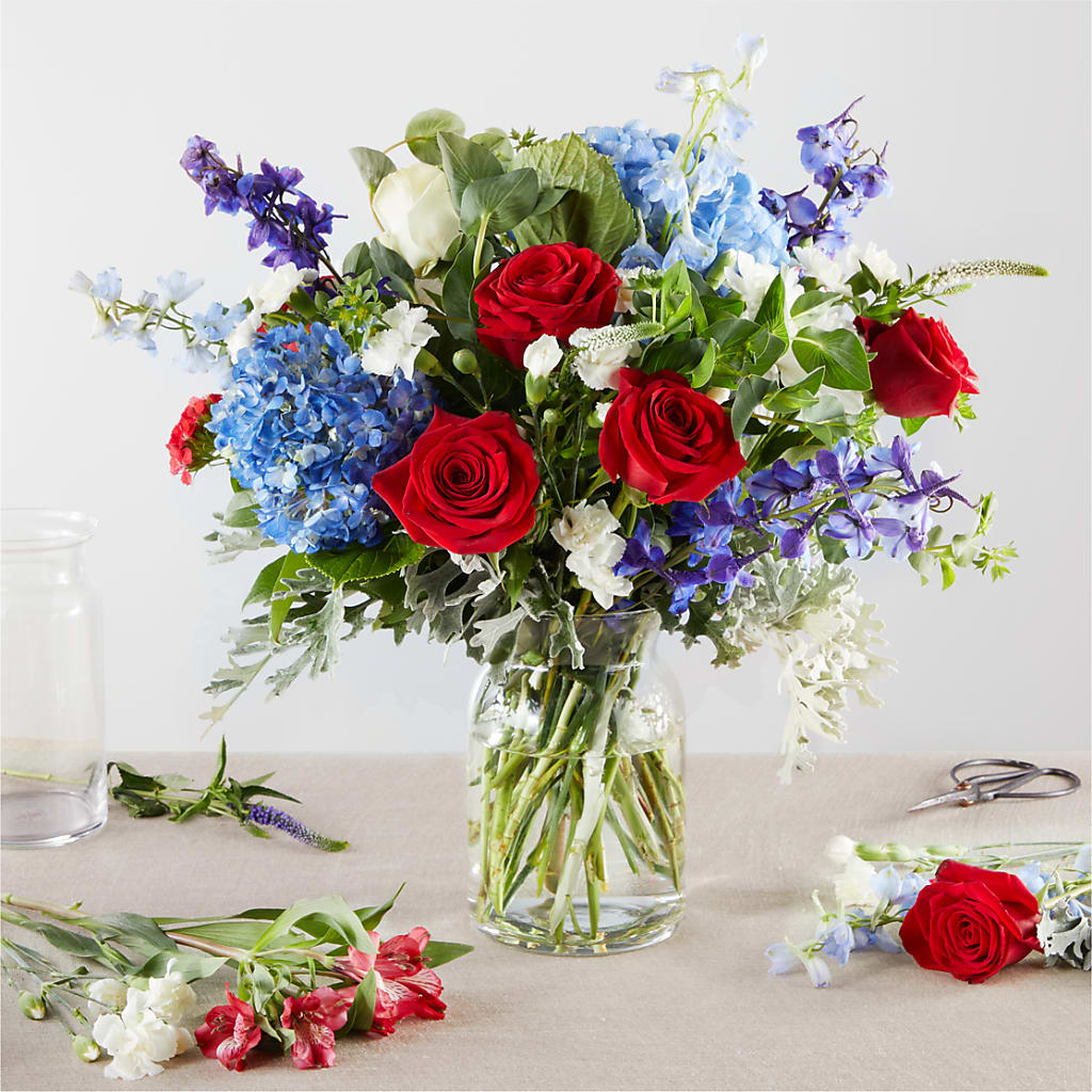 Star Spangled - A Florist Original – PAUL'S FLOWERS, Charlottetown PE