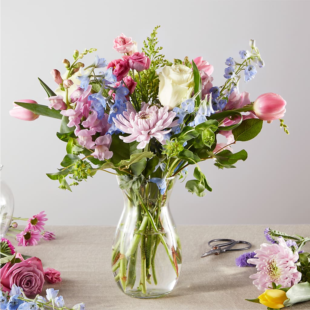 Pastel Tradition - A Florist Original – PAUL'S FLOWERS, Charlottetown PE
