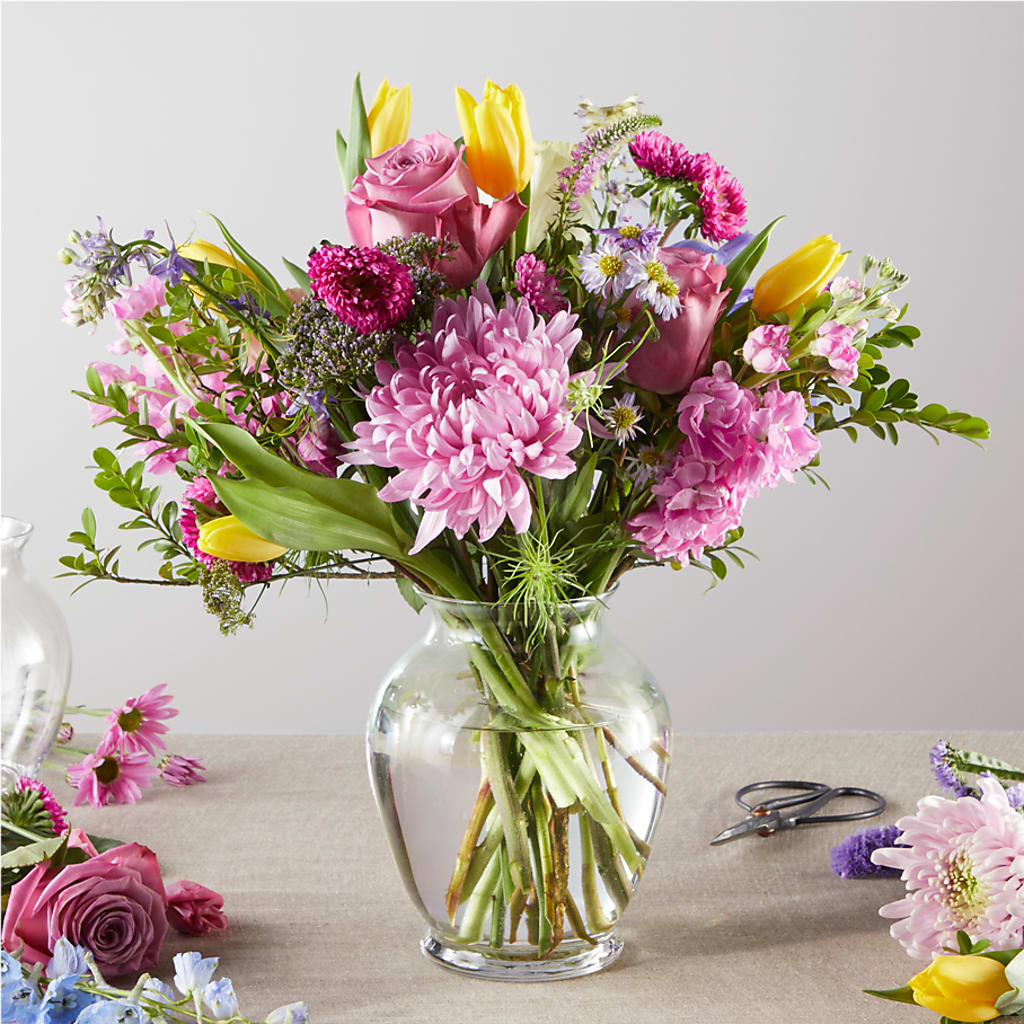 Pastel Tradition - A Florist Original – PAUL'S FLOWERS, Charlottetown PE