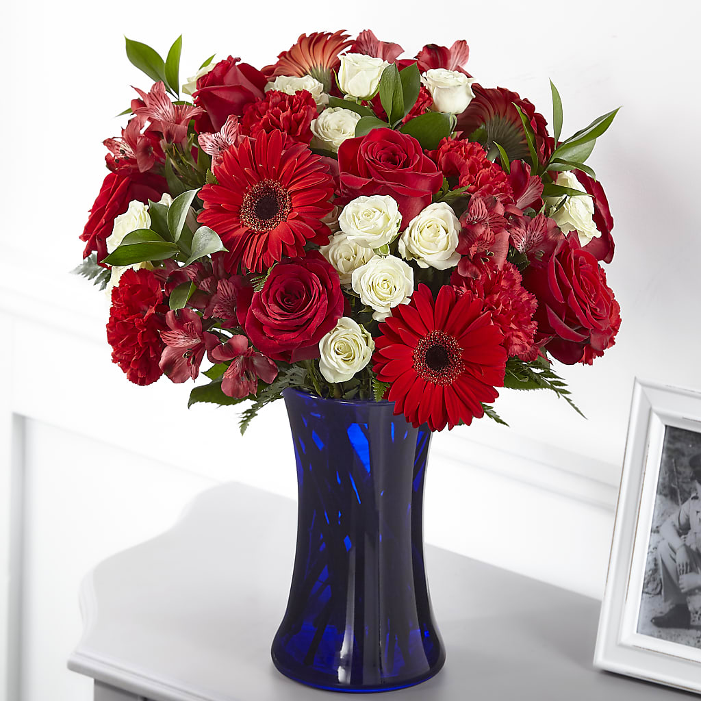 Hearts Embrace Bouquet – PAUL'S FLOWERS, Charlottetown PE