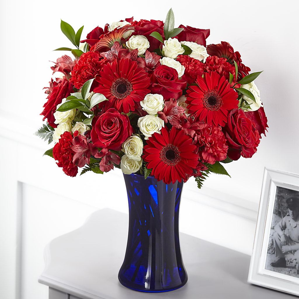 Hearts Embrace Bouquet – PAUL'S FLOWERS, Charlottetown PE