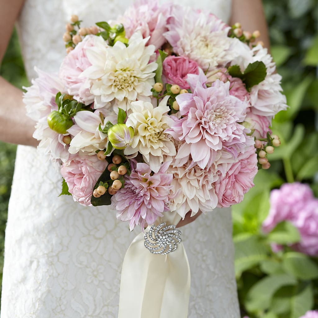 Heart's Promise Bouquet – PAUL'S FLOWERS, Charlottetown PE