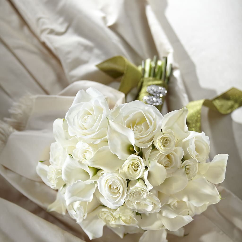 Serene Highness Bouquet – PAUL'S FLOWERS, Charlottetown PE