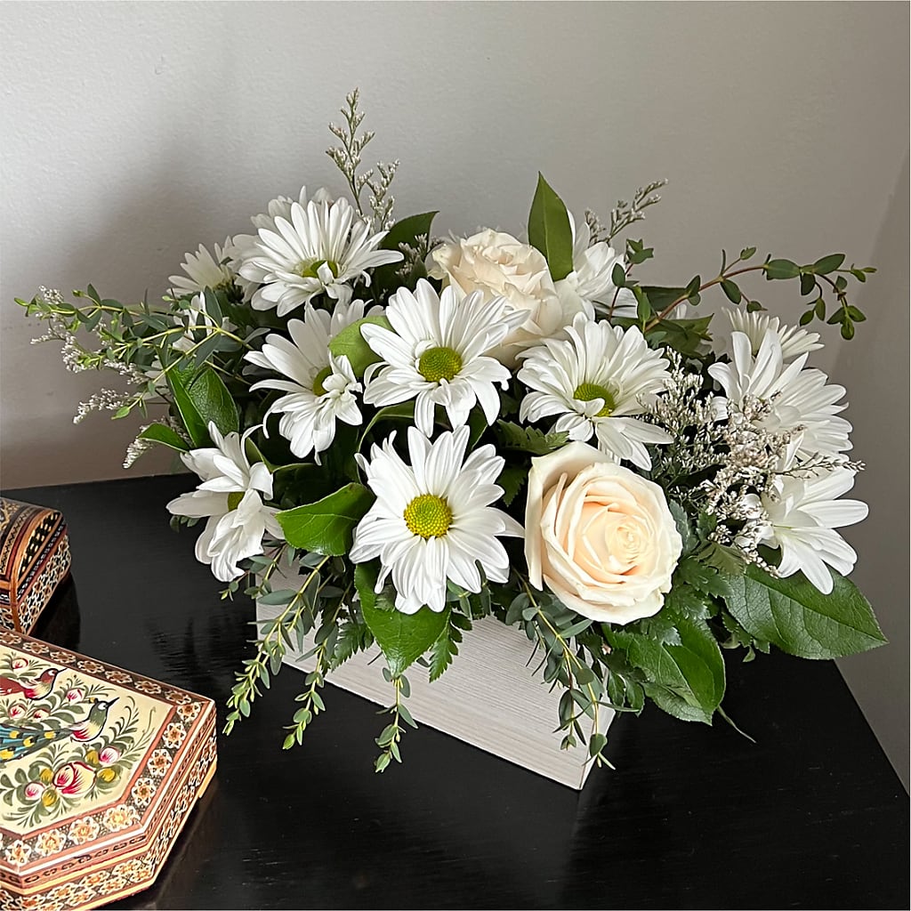 Fresh Linen Box Bouquet – PAUL'S FLOWERS, Charlottetown PE