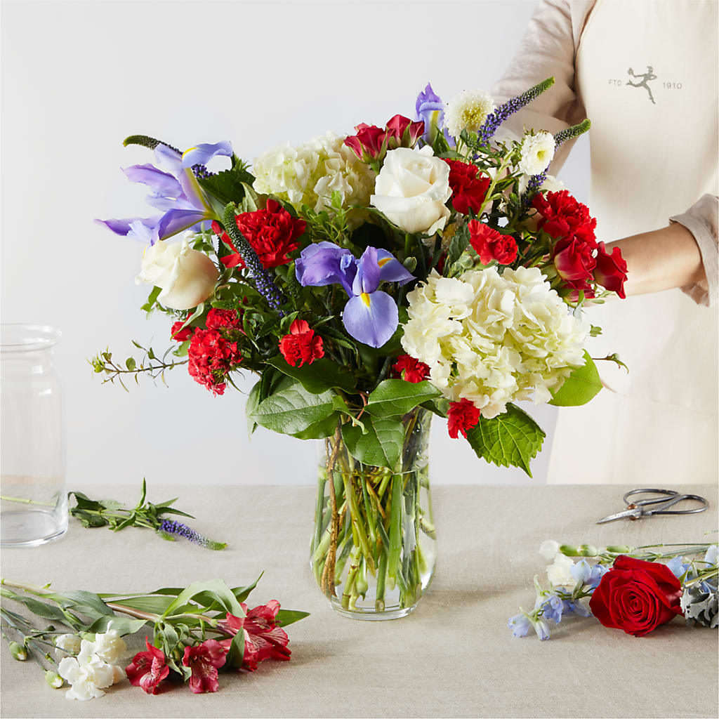 Star Spangled - A Florist Original – PAUL'S FLOWERS, Charlottetown PE