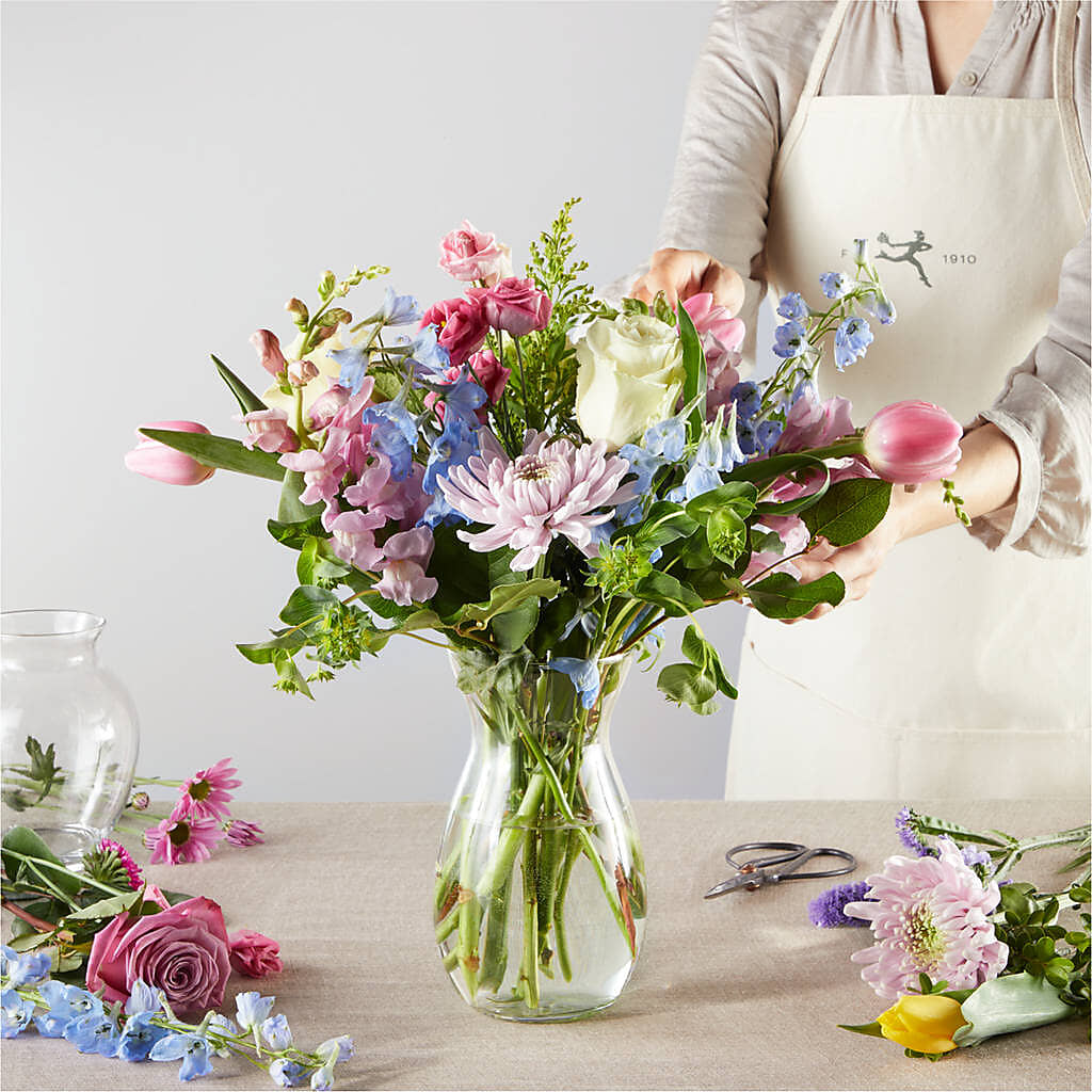 Pastel Tradition - A Florist Original – PAUL'S FLOWERS, Charlottetown PE