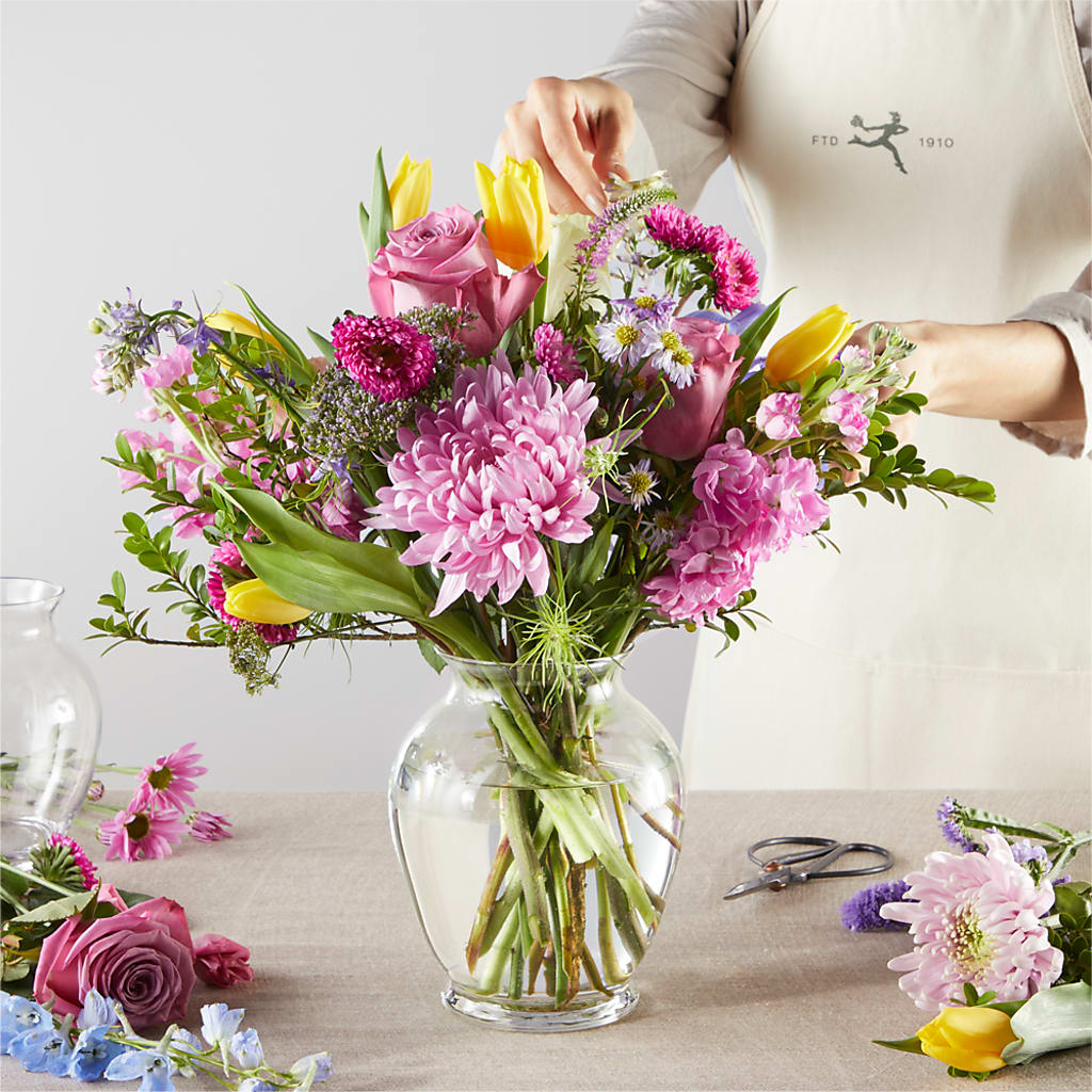 Pastel Tradition - A Florist Original – PAUL'S FLOWERS, Charlottetown PE
