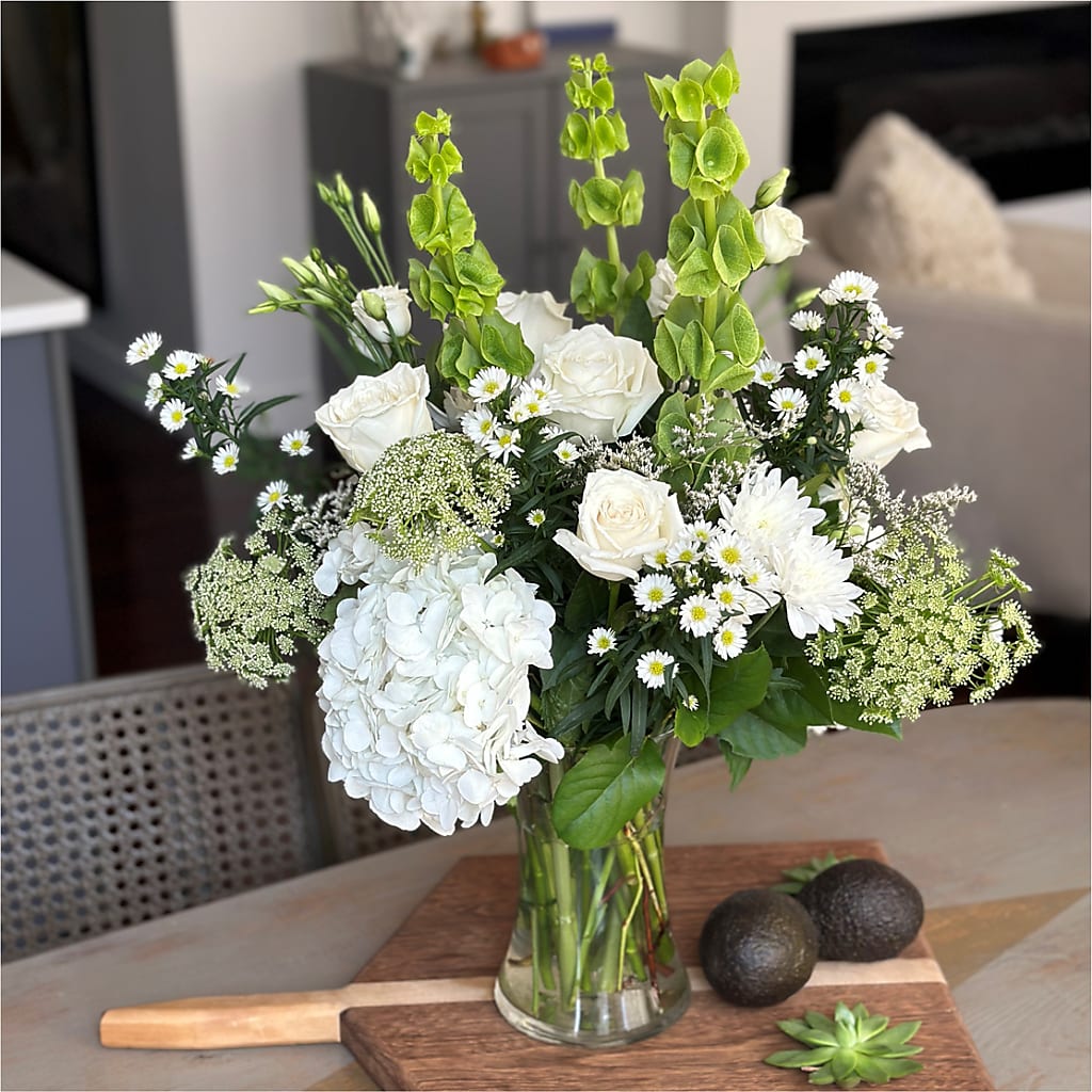Classic Ivory – A Florist Original – PAUL'S FLOWERS, Charlottetown PE
