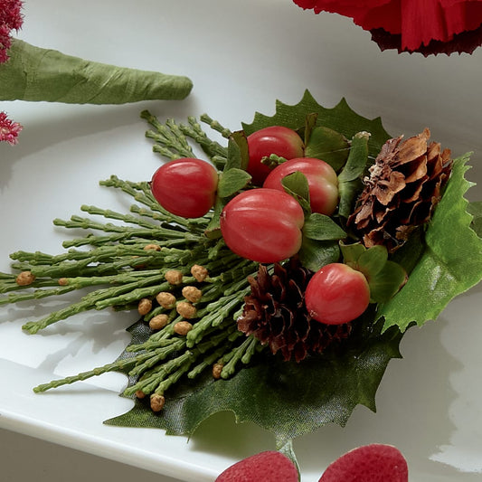 Boutonnière aux fruits rouges